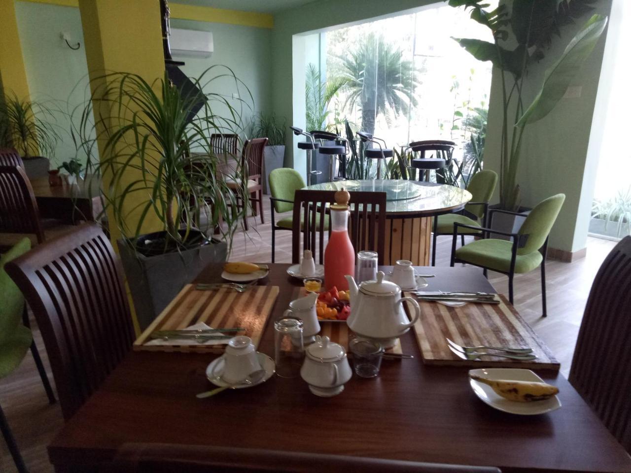 This Is It Airport Hotel And Restaurant Negombo Exterior foto
